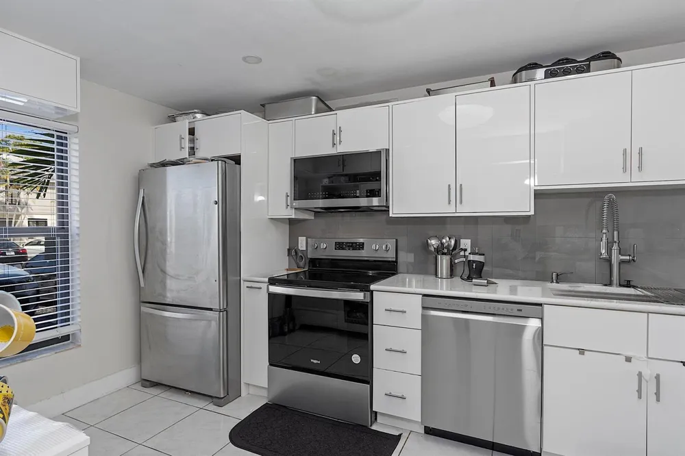 1177 NW 98th Terrace #132 Pembroke Pines, FL 33024