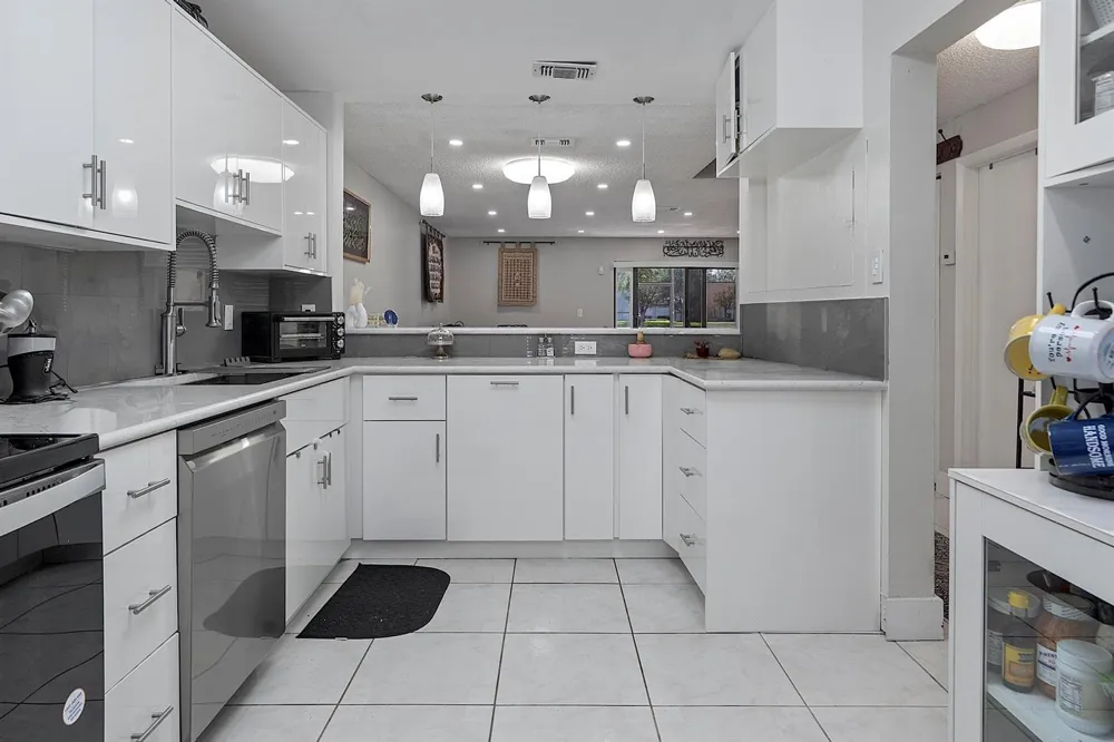 1177 NW 98th Terrace #132 Pembroke Pines, FL 33024