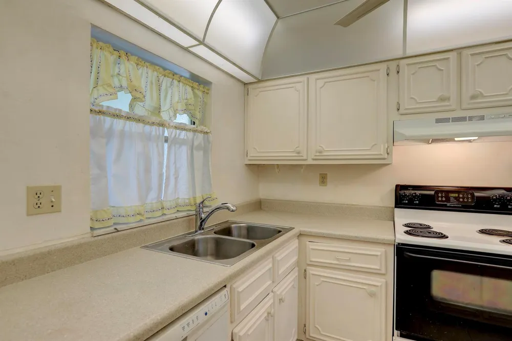 1100 Ponce De Leon Circle #305 Vero Beach, FL 32960