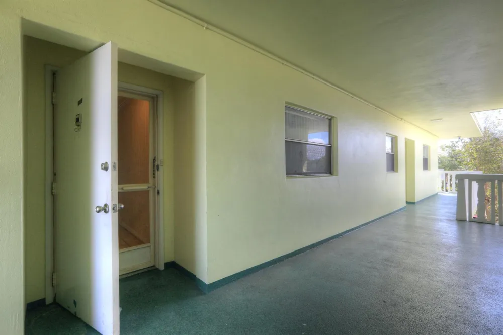 1100 Ponce De Leon Circle #305 Vero Beach, FL 32960