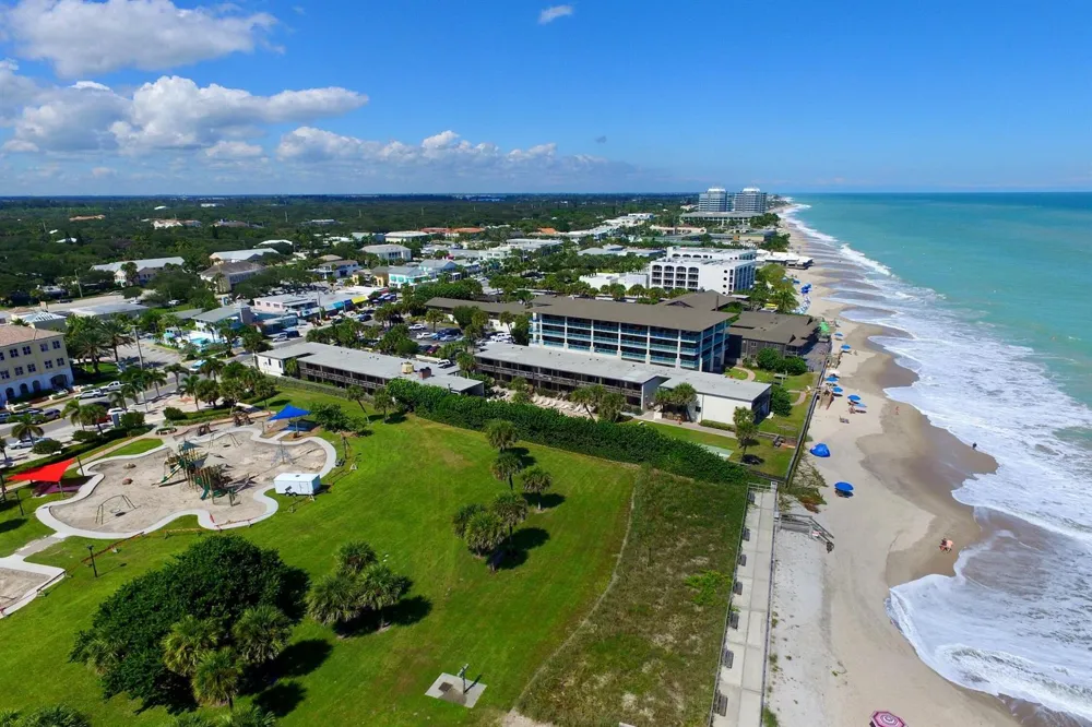1100 Ponce De Leon Circle #305 Vero Beach, FL 32960