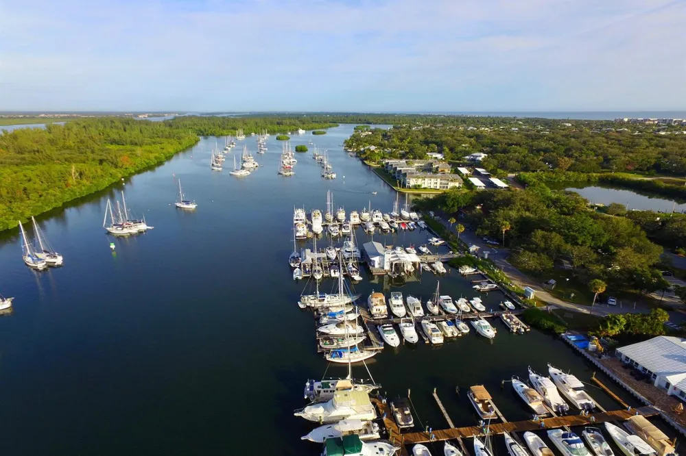 1100 Ponce De Leon Circle #305 Vero Beach, FL 32960