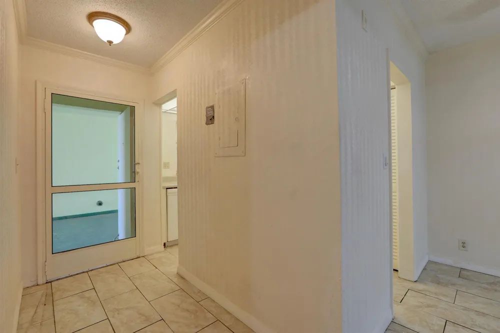 1100 Ponce De Leon Circle #305 Vero Beach, FL 32960