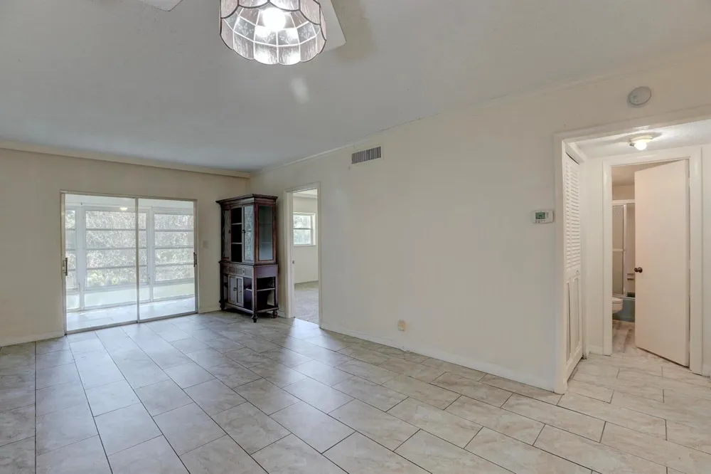 1100 Ponce De Leon Circle #305 Vero Beach, FL 32960