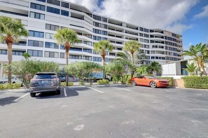 3589 S Ocean Boulevard #614 South Palm Beach, FL 33480