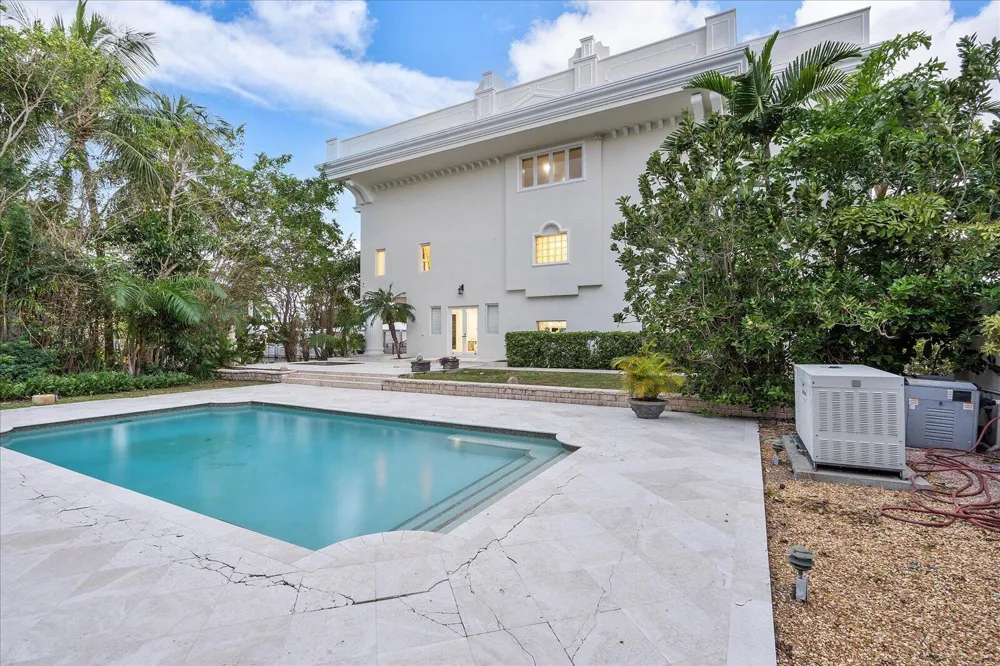 414 Riviera Isle Drive Fort Lauderdale, FL 33301