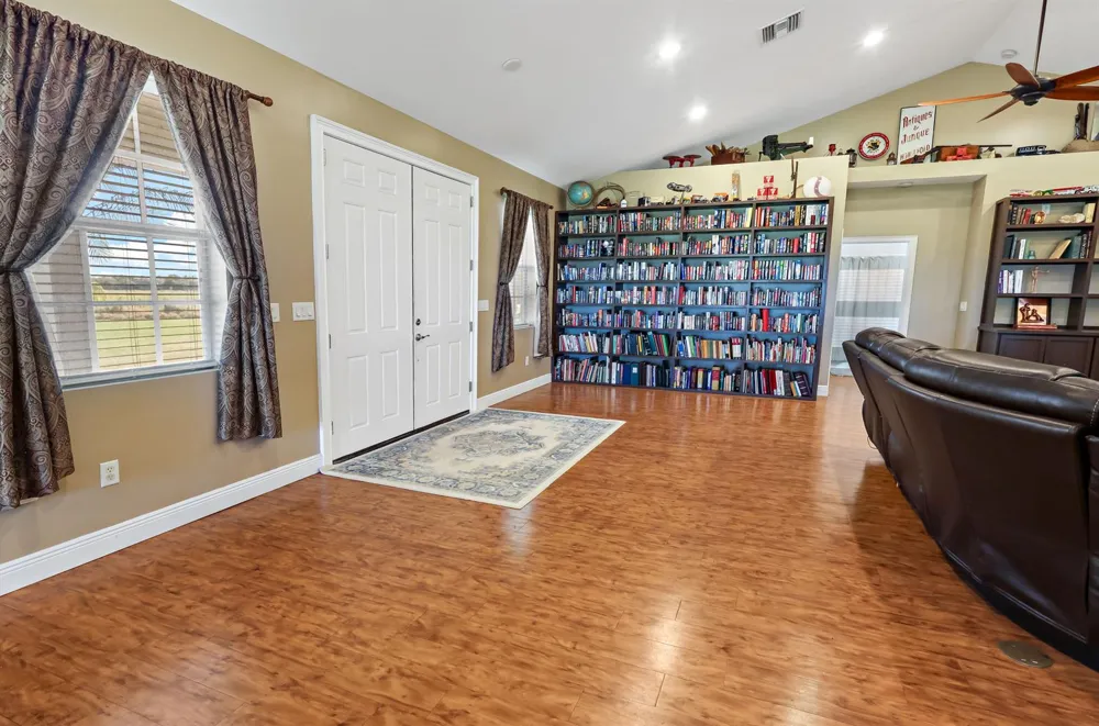 6045 21st Street SW Vero Beach, FL 32968