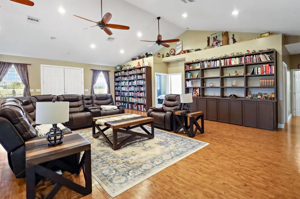 6045 21st Street SW Vero Beach, FL 32968