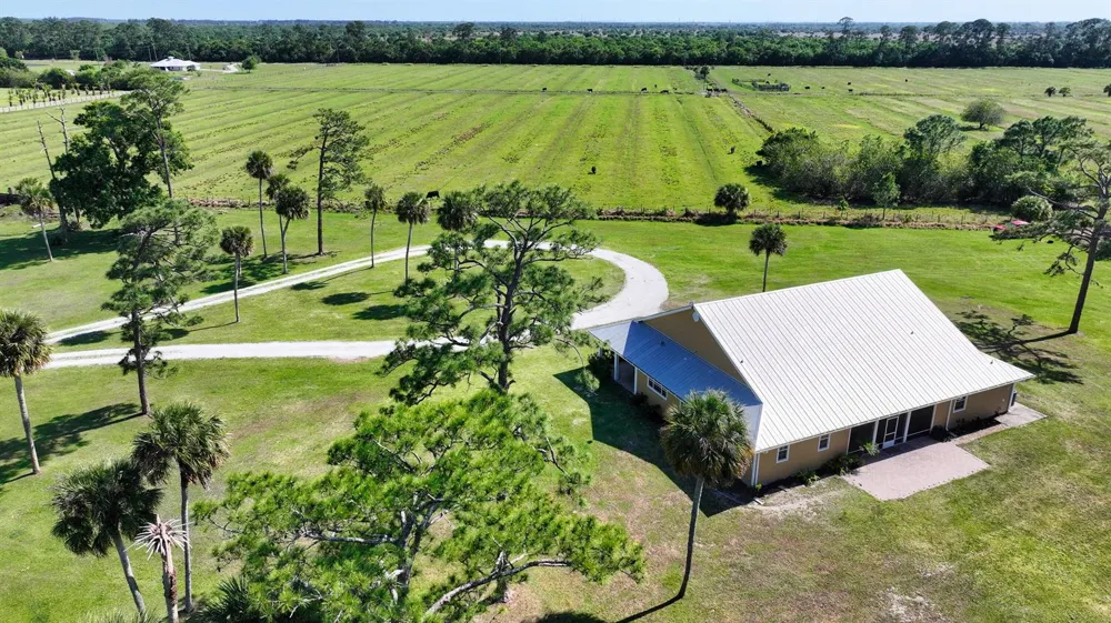 6045 21st Street SW Vero Beach, FL 32968