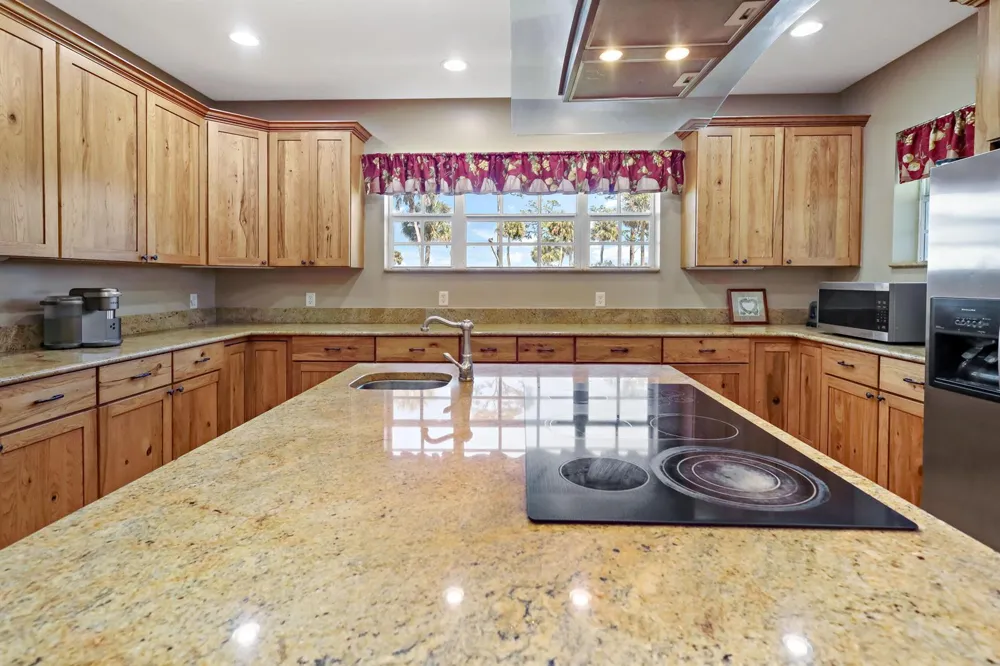6045 21st Street SW Vero Beach, FL 32968