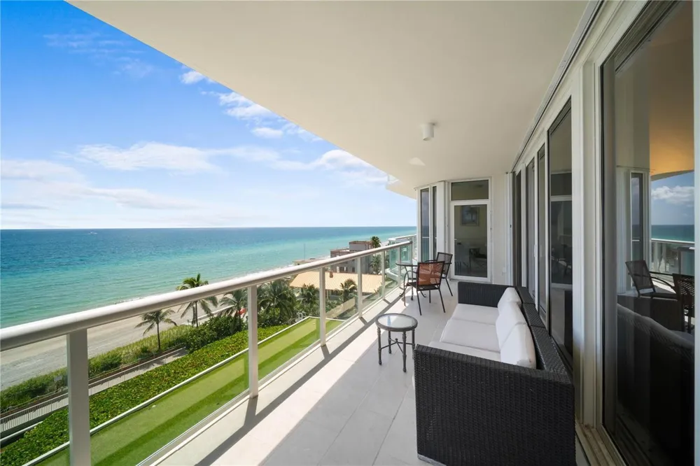 6001 Ocean Drive #706 Hollywood, FL 33019