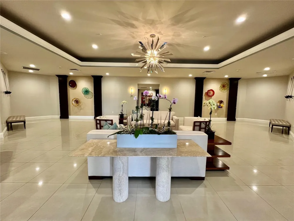 6001 Ocean Drive #706 Hollywood, FL 33019