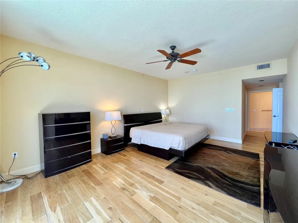 6001 Ocean Drive #706 Hollywood, FL 33019