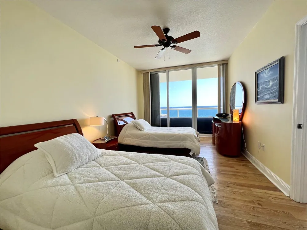 6001 Ocean Drive #706 Hollywood, FL 33019