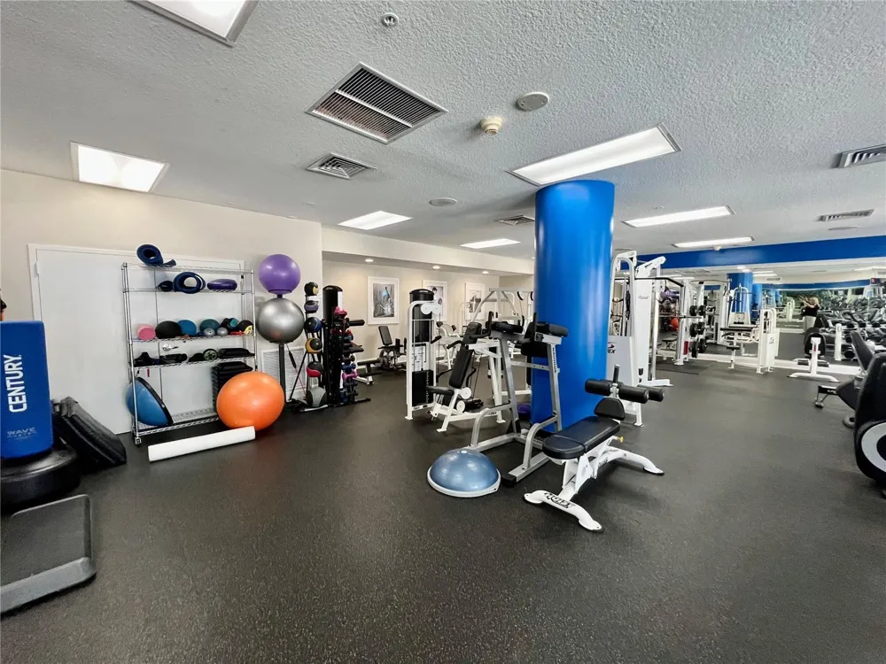 6001 Ocean Drive #706 Hollywood, FL 33019