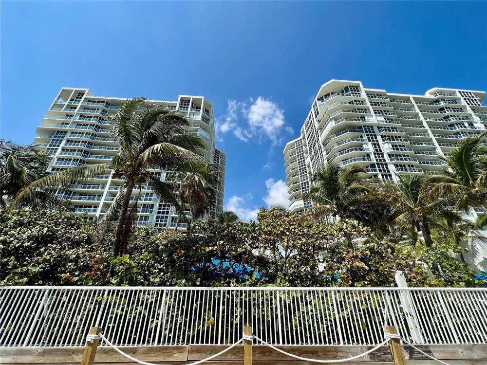 6001 Ocean Drive #706 Hollywood, FL 33019