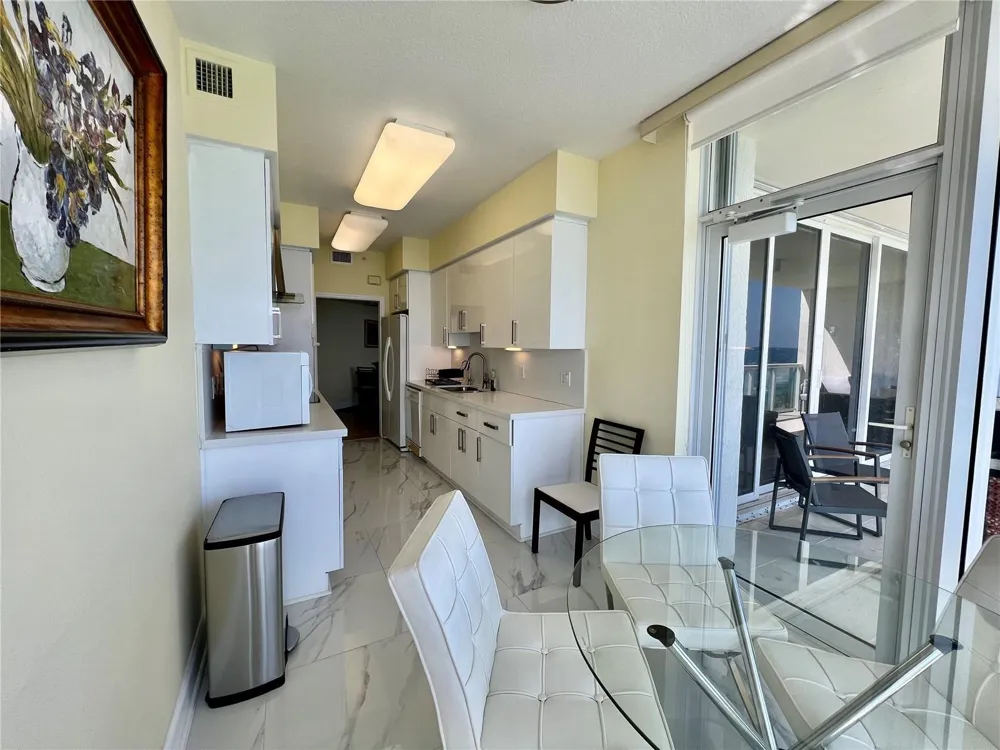 6001 Ocean Drive #706 Hollywood, FL 33019