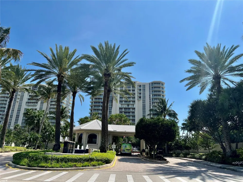 6001 Ocean Drive #706 Hollywood, FL 33019