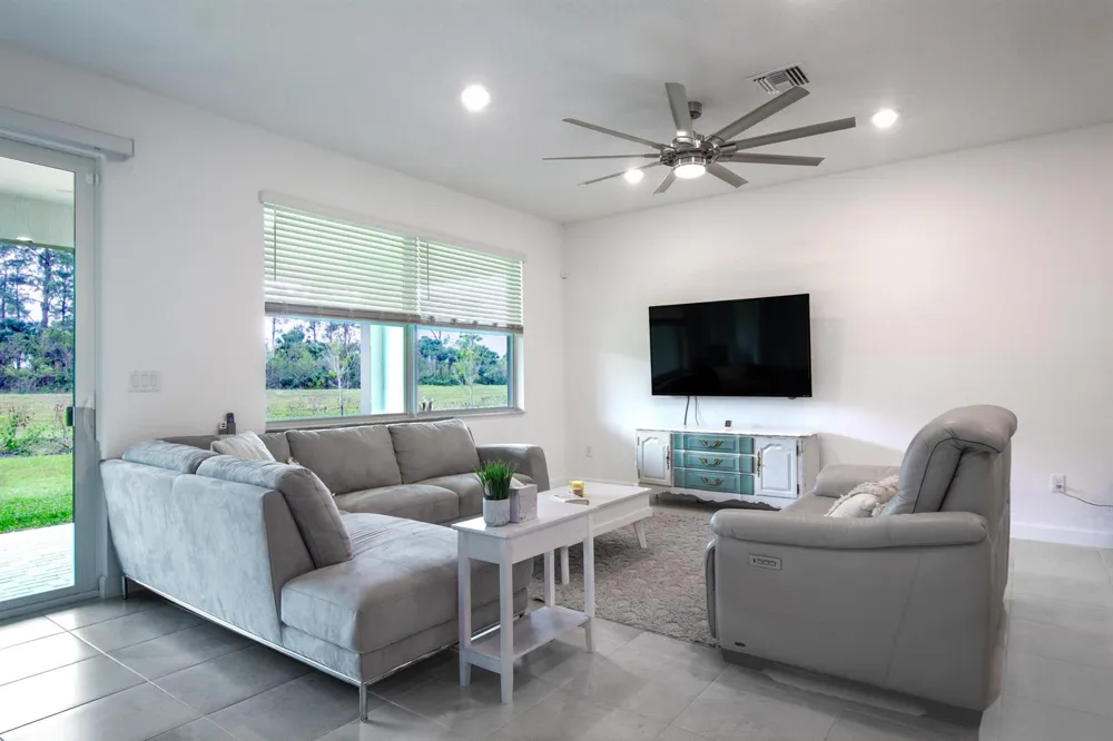 560 Veridian Circle NW Palm Bay, FL 32907