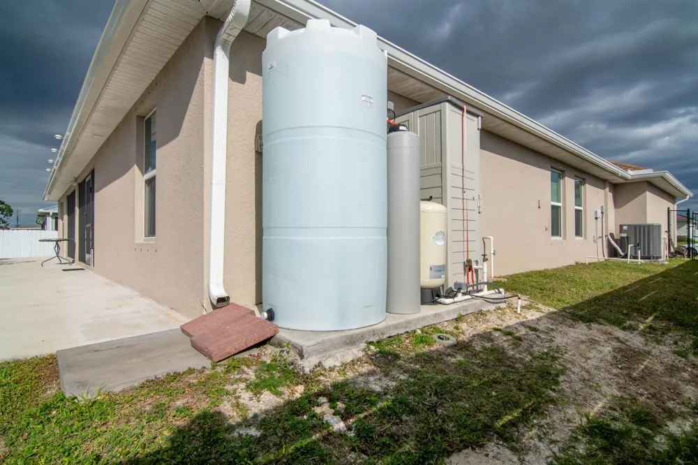 1513 NE 43rd Terrace Cape Coral, FL 33909
