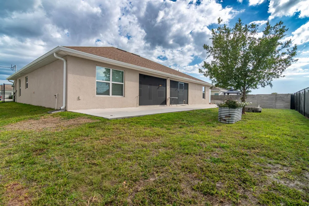 1513 NE 43rd Terrace Cape Coral, FL 33909