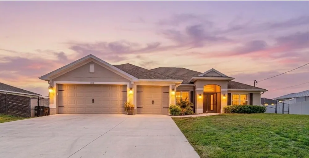 1513 NE 43rd Terrace Cape Coral, FL 33909