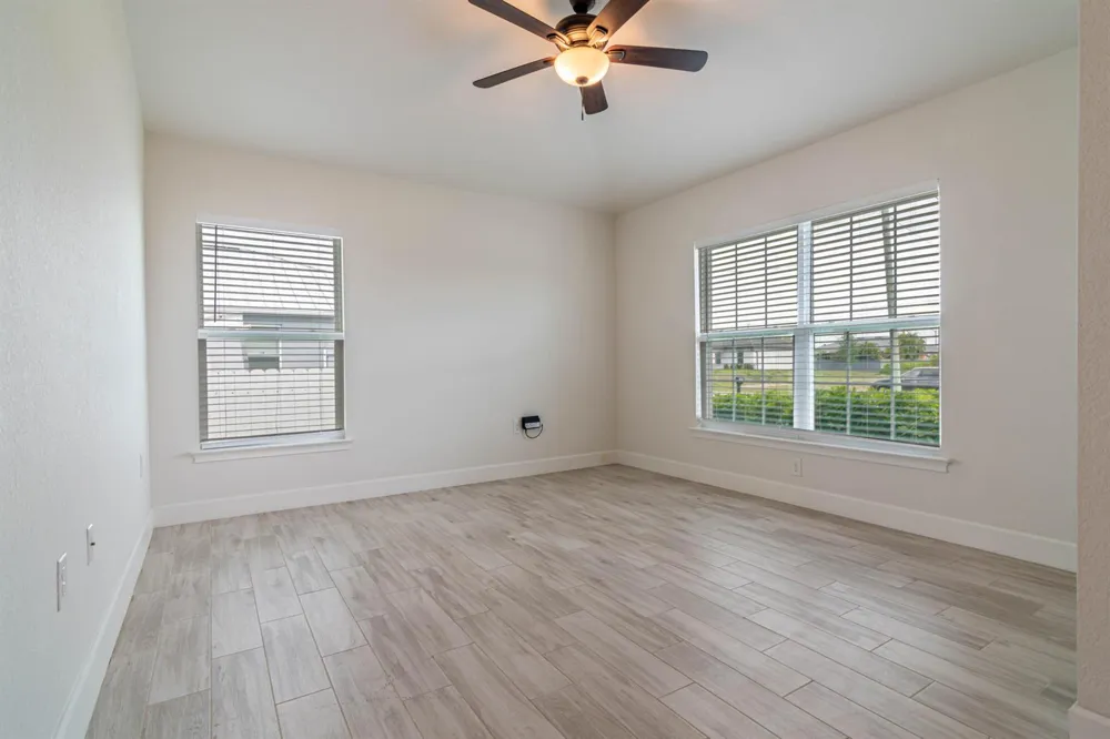 1513 NE 43rd Terrace Cape Coral, FL 33909