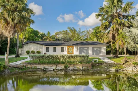 11621 NW 21st Court