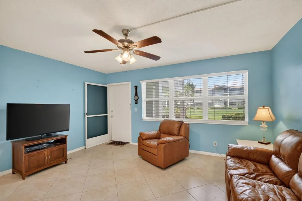 370 Horizon Street E #107 Boynton Beach, FL 33435