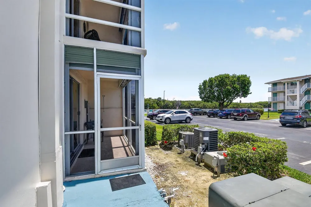 370 Horizon Street E #107 Boynton Beach, FL 33435