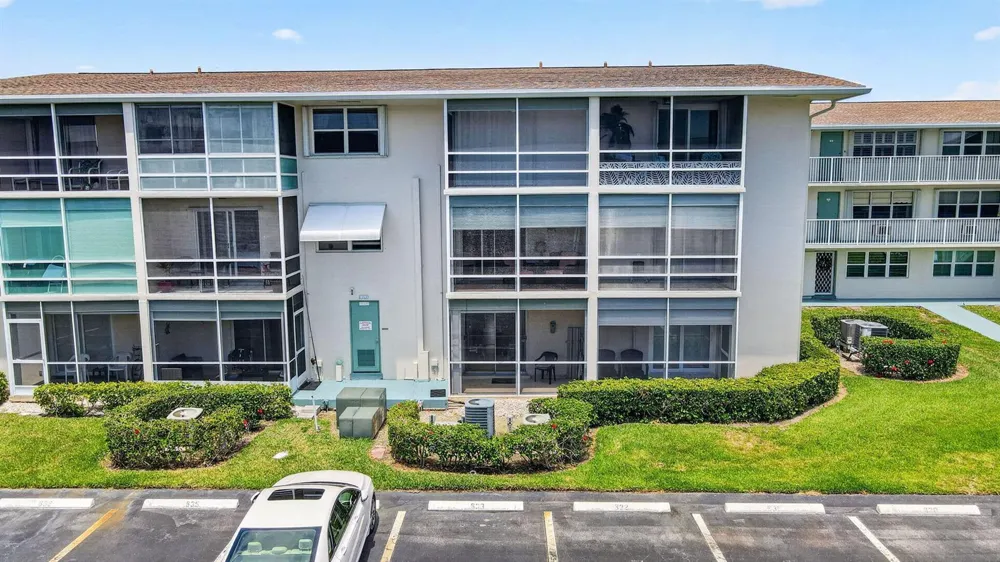 370 Horizon Street E #107 Boynton Beach, FL 33435