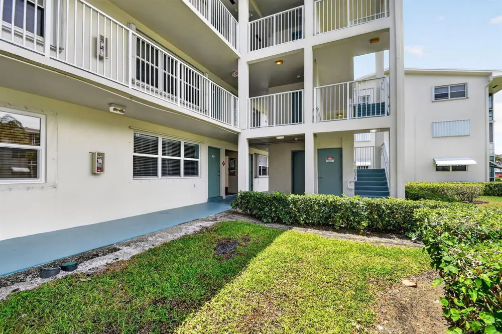 370 Horizon Street E #107 Boynton Beach, FL 33435
