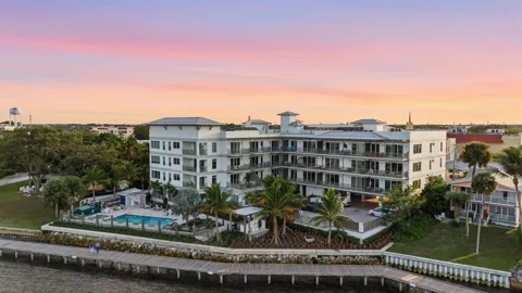 41 SW Seminole Street #204