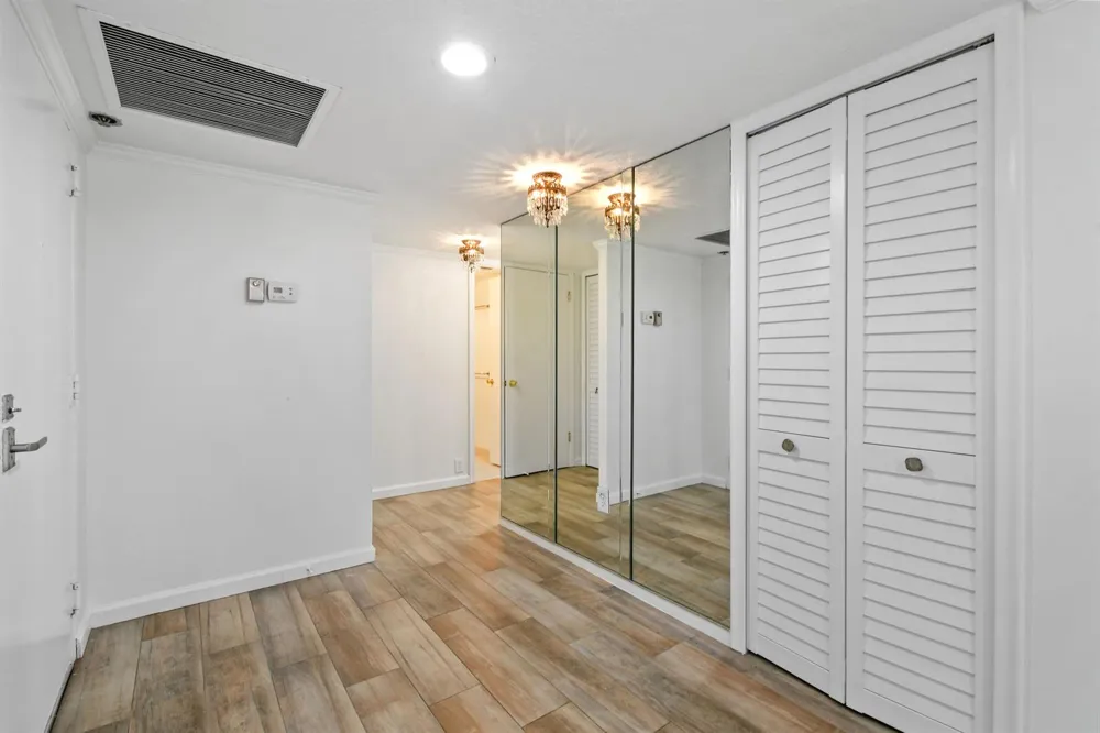 4200 Ocean Drive #1-304 Riviera Beach, FL 33404