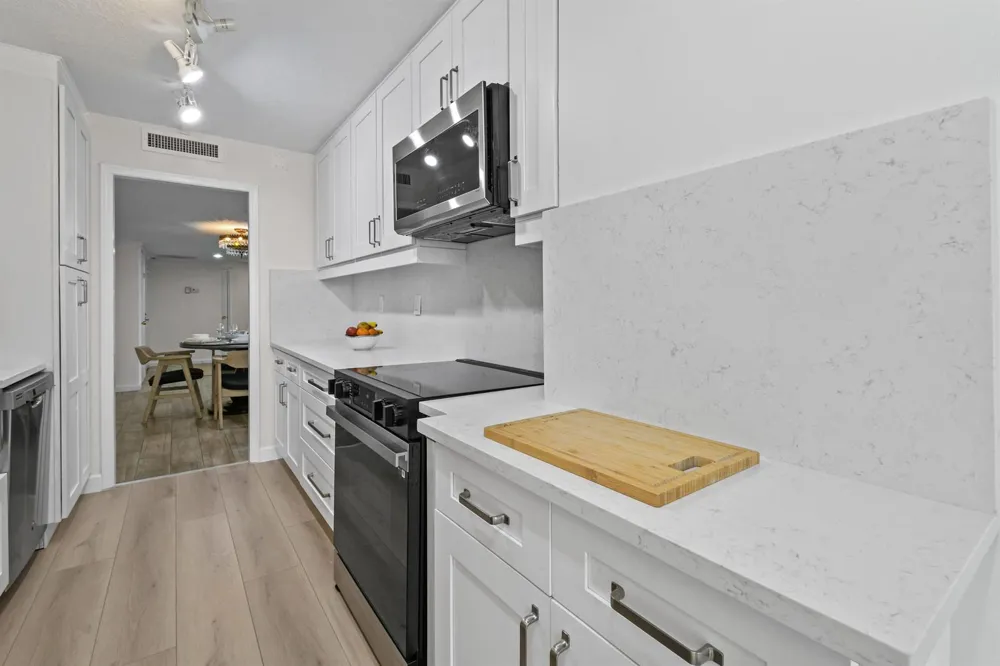 4200 Ocean Drive #1-304 Riviera Beach, FL 33404