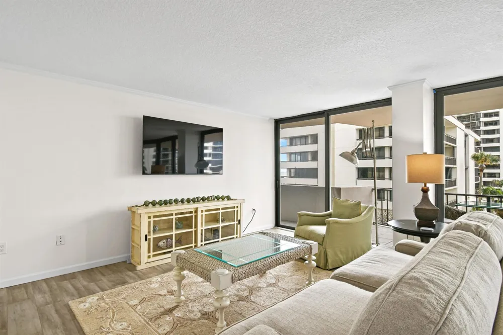 4200 Ocean Drive #1-304 Riviera Beach, FL 33404