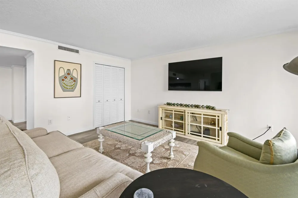 4200 Ocean Drive #1-304 Riviera Beach, FL 33404