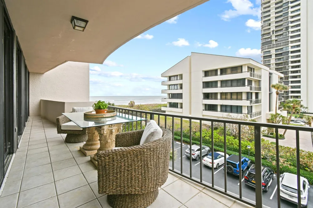4200 Ocean Drive #1-304 Riviera Beach, FL 33404