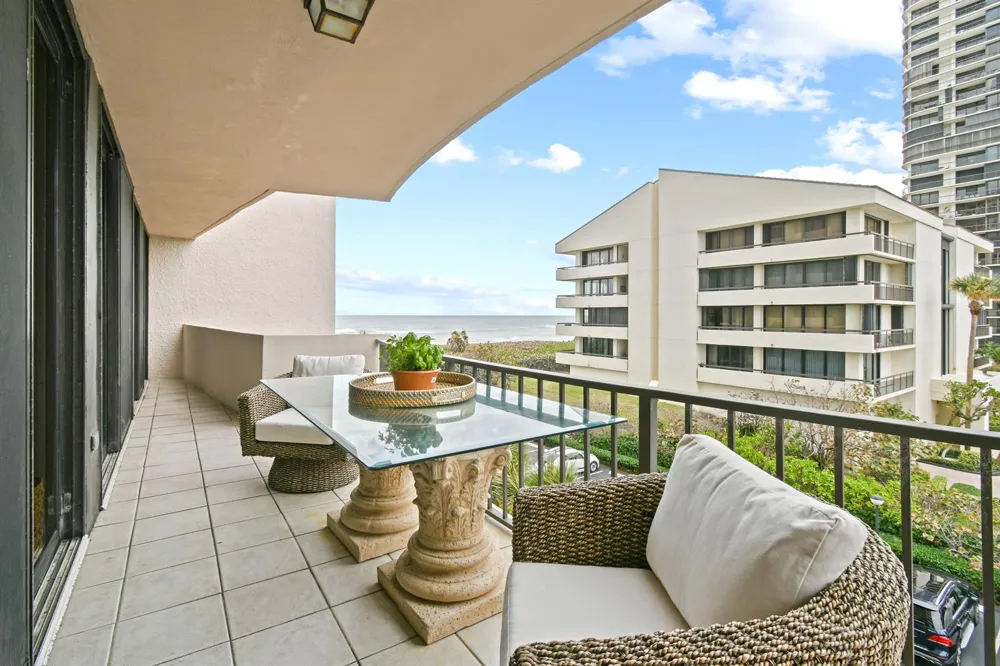 4200 Ocean Drive #1-304 Riviera Beach, FL 33404