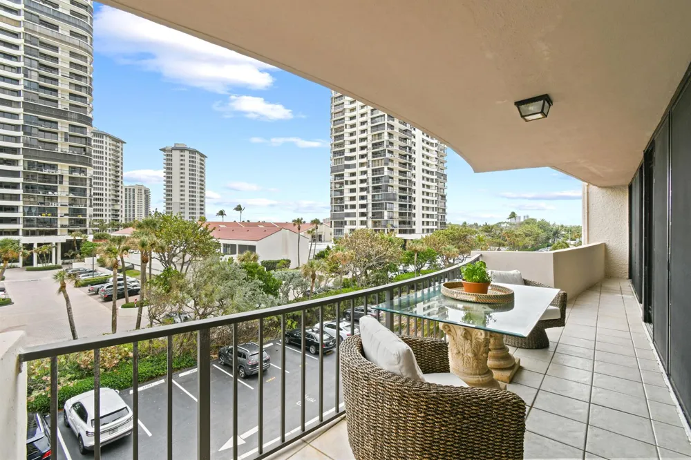 4200 Ocean Drive #1-304 Riviera Beach, FL 33404