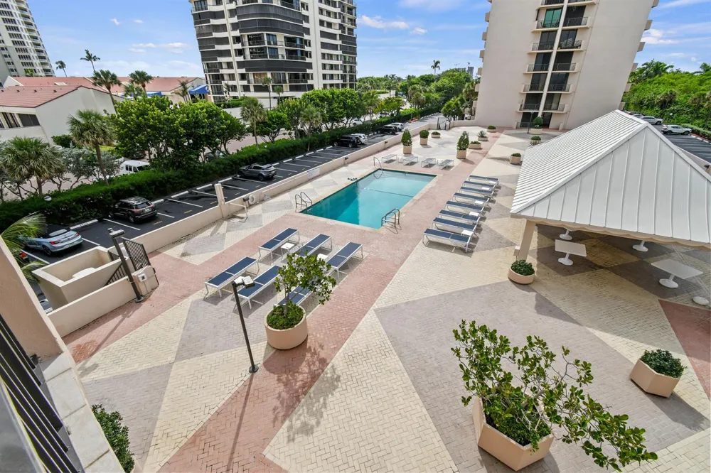 4200 Ocean Drive #1-304 Riviera Beach, FL 33404