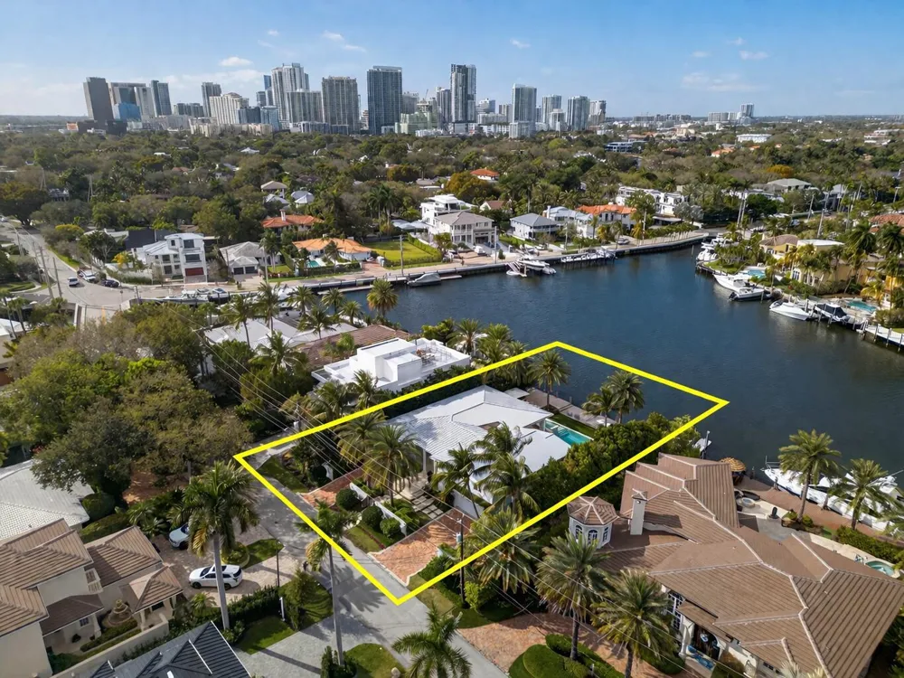 1605 SE 9th Street Fort Lauderdale, FL 33316