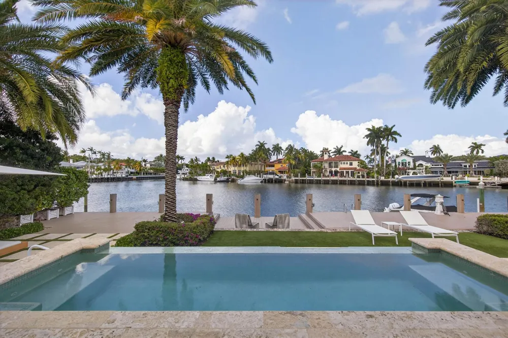 1605 SE 9th Street Fort Lauderdale, FL 33316