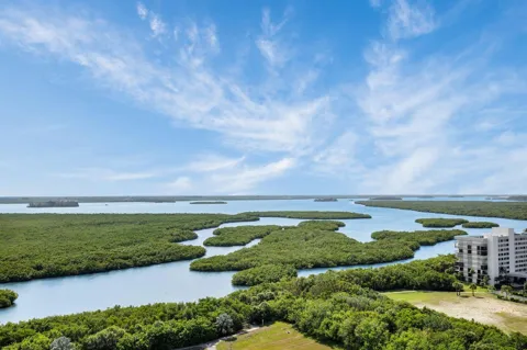 5049 Hwy A1a #1905
