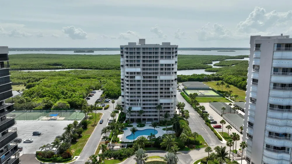 5049 Hwy A1a #1905 Hutchinson Island, FL 34949