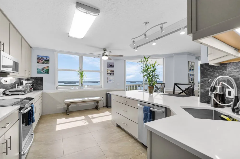 5049 Hwy A1a #1905 Hutchinson Island, FL 34949