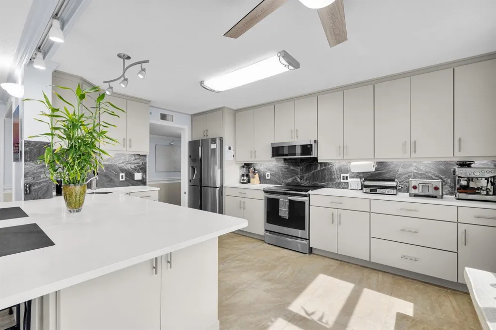 5049 Hwy A1a #1905 Hutchinson Island, FL 34949