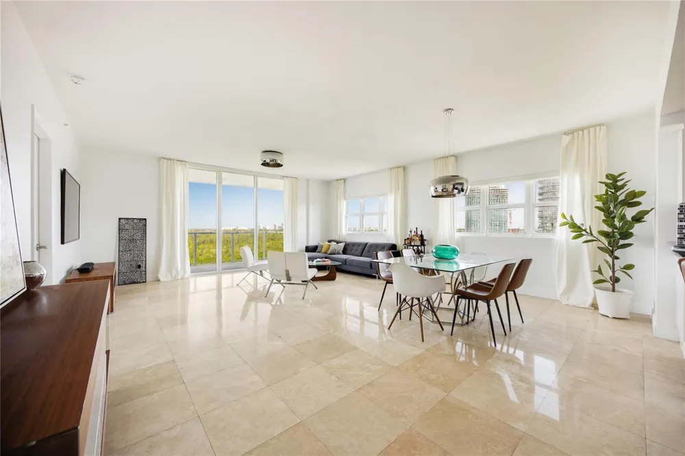 14951 Royal Oaks Lane #1109 North Miami, FL 33181