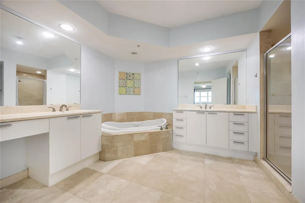 14951 Royal Oaks Lane #1109 North Miami, FL 33181