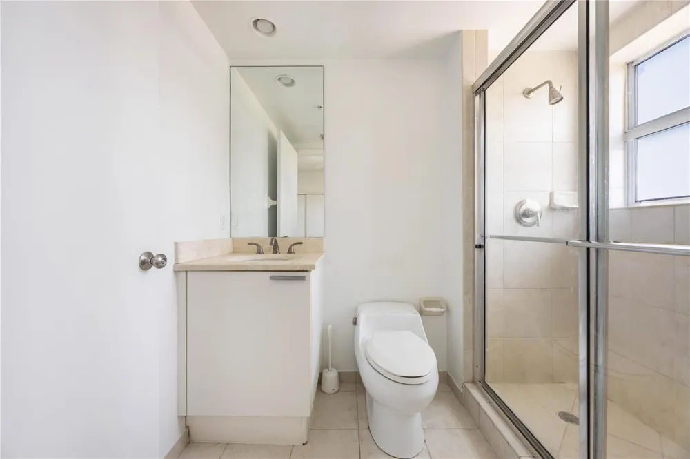 14951 Royal Oaks Lane #1109 North Miami, FL 33181